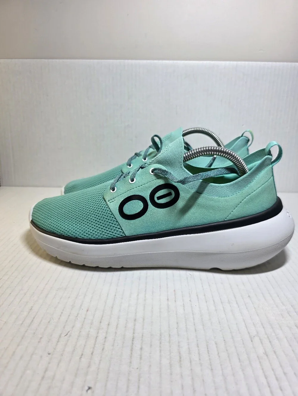 Oofos Women's Size 11 Oomy Stride Seafoam Green White Shoes